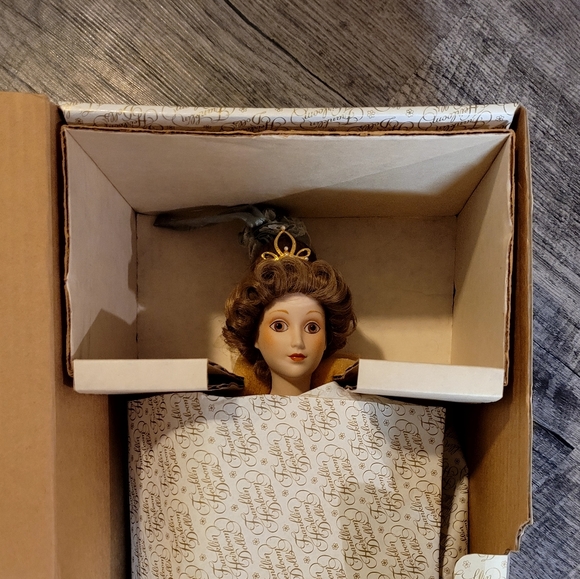 Franklin Heirloom Vintage Mint Marie Louise 18" Po